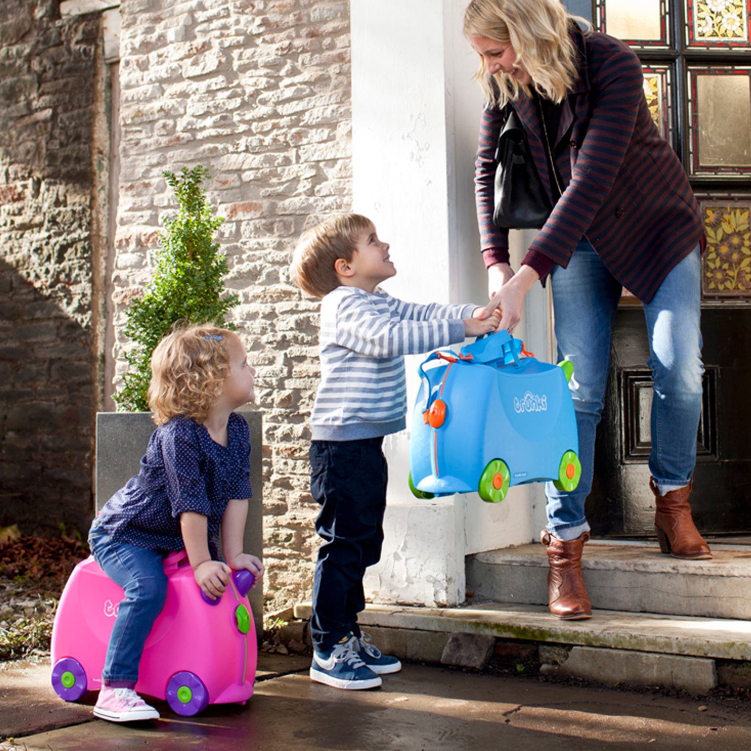 Baby shops suitcase trunki